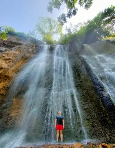 Akomodasi Budget dengan Paket Wisata Alam: Cara Hemat dan Seru Menjelajah Alam