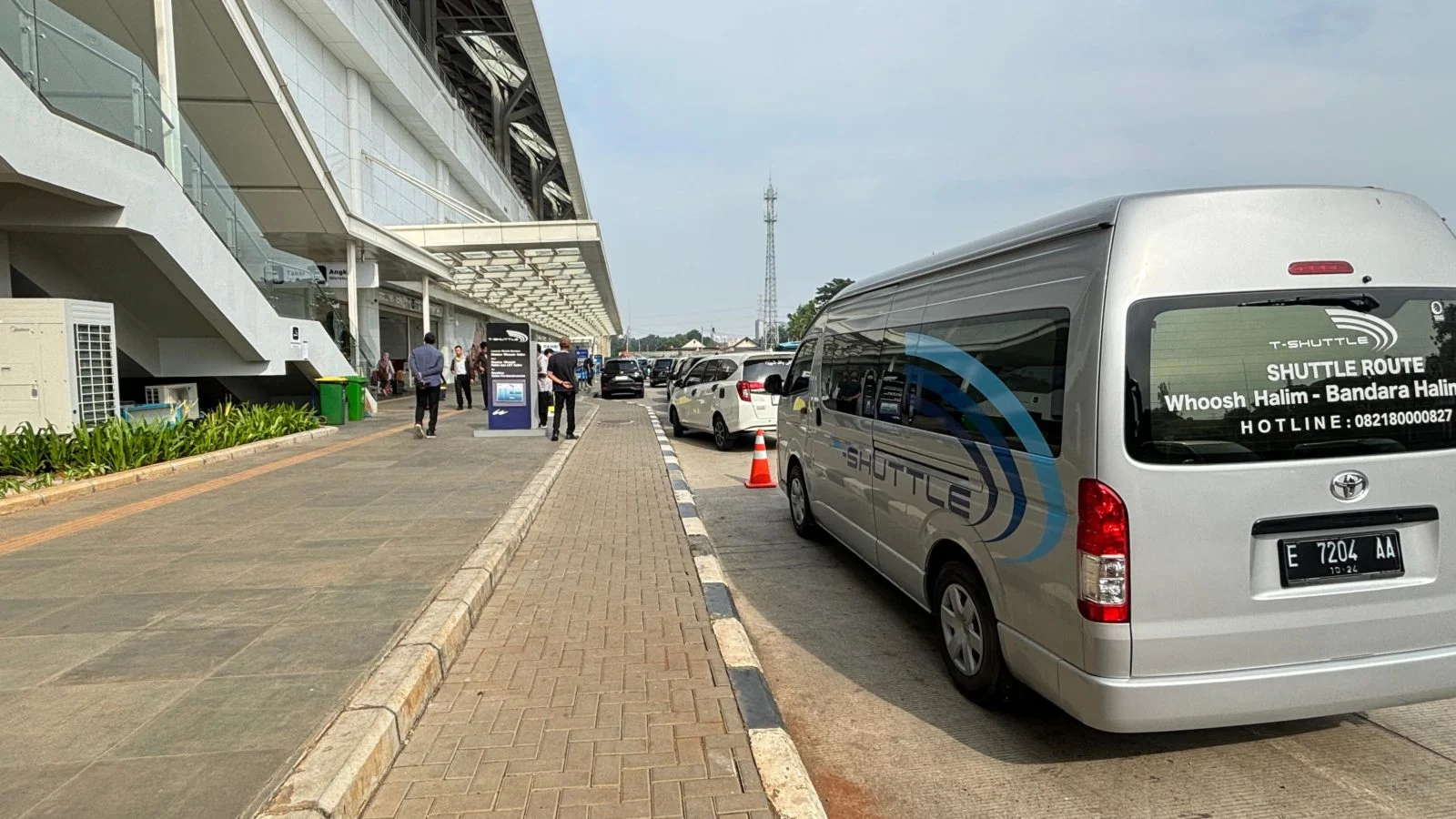 Cara Mengoptimalkan Waktu Tunggu di Bandara dengan Transportasi Shuttle