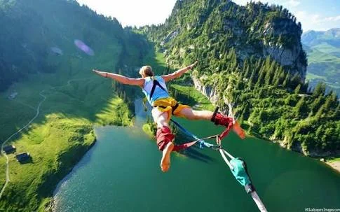 Destinasi Wisata Bungee Jumping di Puncak: Sensasi Tinggi dengan Pemandangan Hijau
