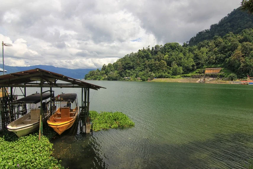 Destinasi Wisata Terapung di Danau Maninjau – Panduan Lengkap & Tips Hemat