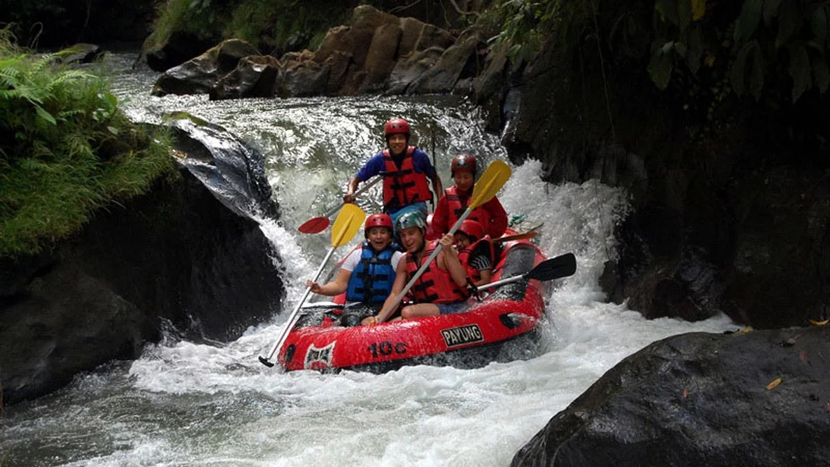 Paket Wisata Rafting di Sungai Ayung – Panduan Lengkap & Tips Hemat