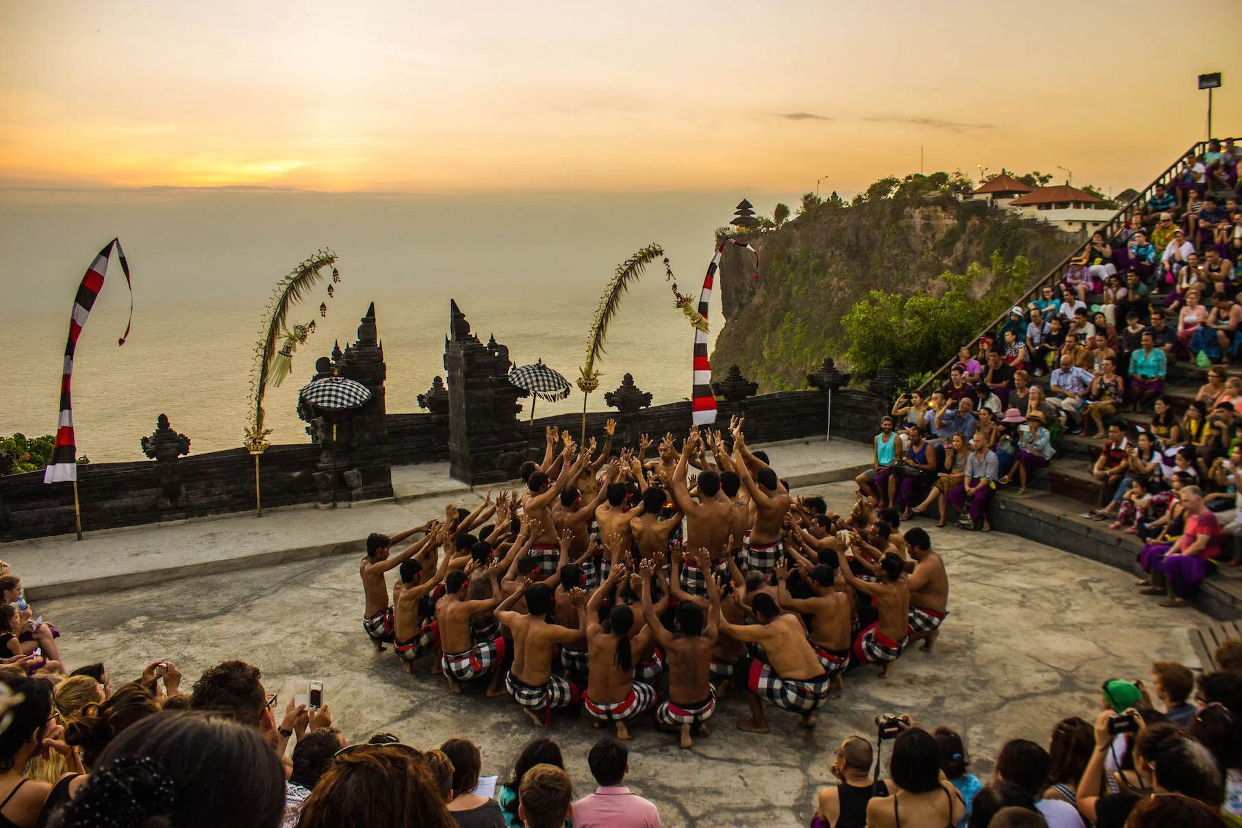 Review tur budaya Bali: upacara, tarian, dan penginapan tradisional