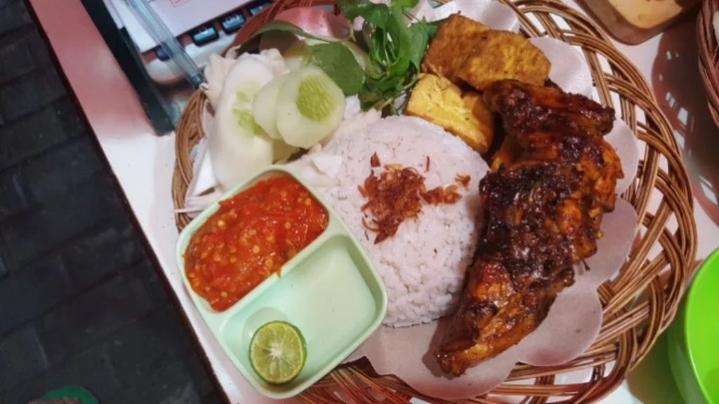 Warung Makan yang Buka 24 Jam di Jakarta: Pilihan Lezat Tanpa Batas Waktu